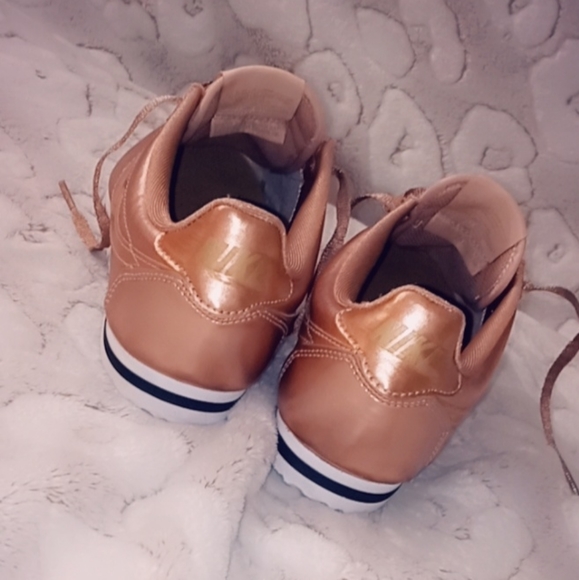 Nike Cortez Rose Gold Leather Shoes - Picture 2 of 5